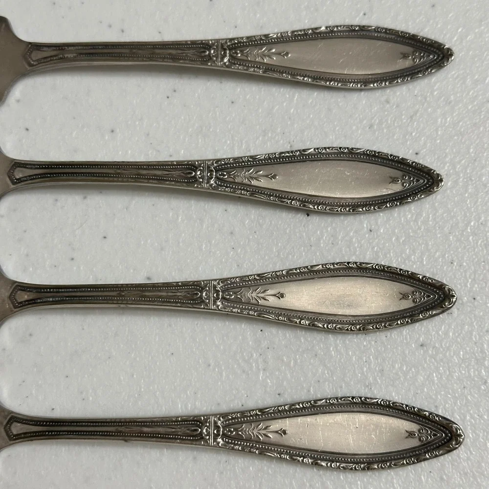8 Wm. A. Rogers A1 Plus Mystic Coronet Silverplate Salad Forks Flatware Vintage‎